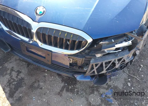 2022 BMW 330I xDrive z USA, uszkodzony, nr VIN 3MW5R7J00N8C44986